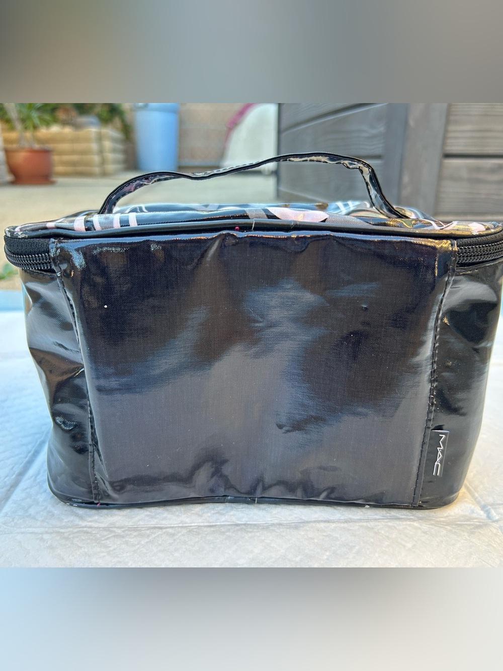 Rare Hello Kitty Mac Makeup Bag - Picture 12 of 12